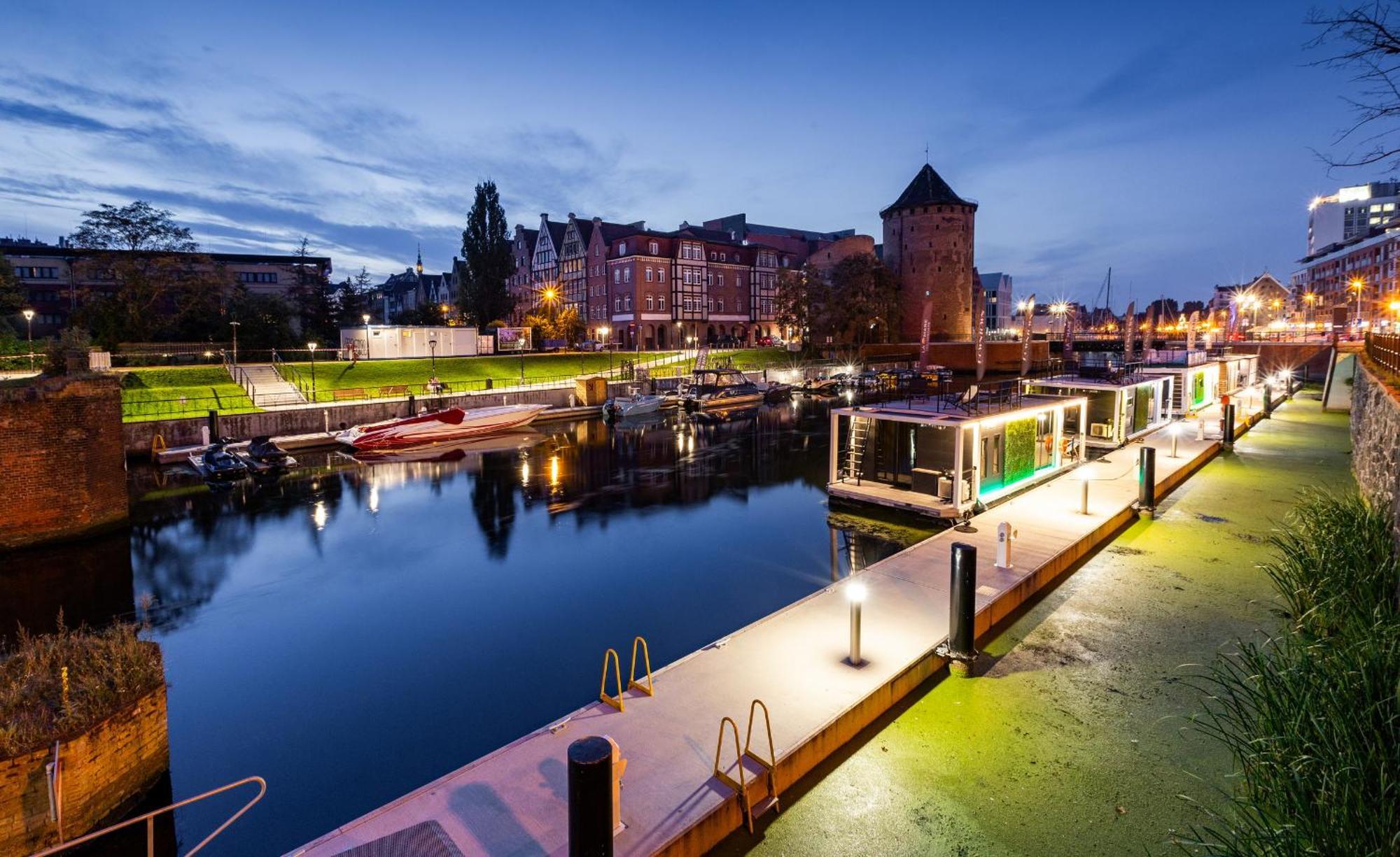 Domy Na Wodzie - La Mare Motlava Houseboats With Sauna By Downtown Apartments Gdańsk Kültér fotó