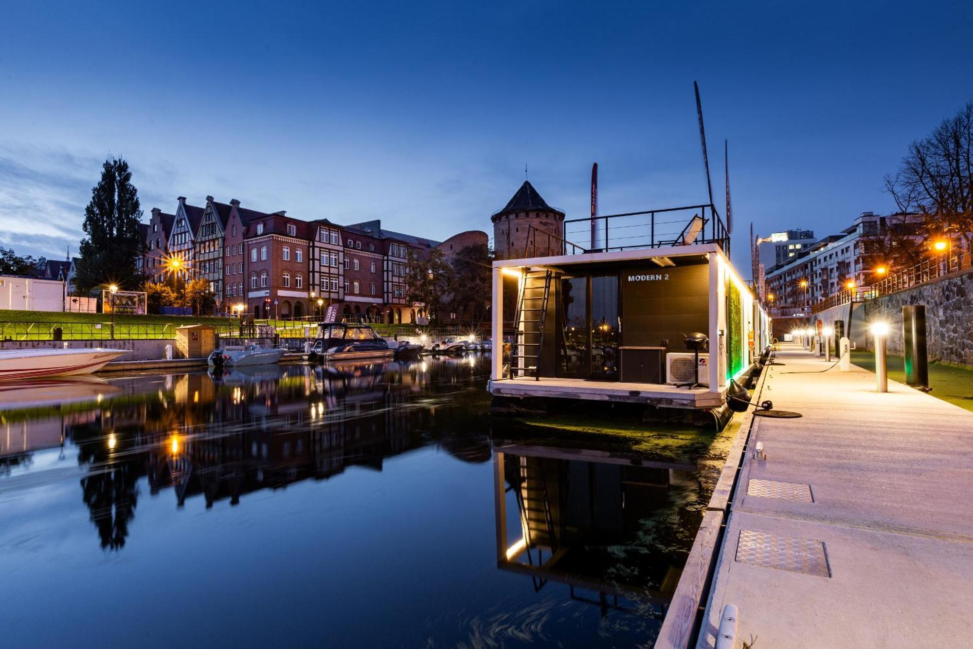 Domy Na Wodzie - La Mare Motlava Houseboats With Sauna By Downtown Apartments Gdańsk Kültér fotó