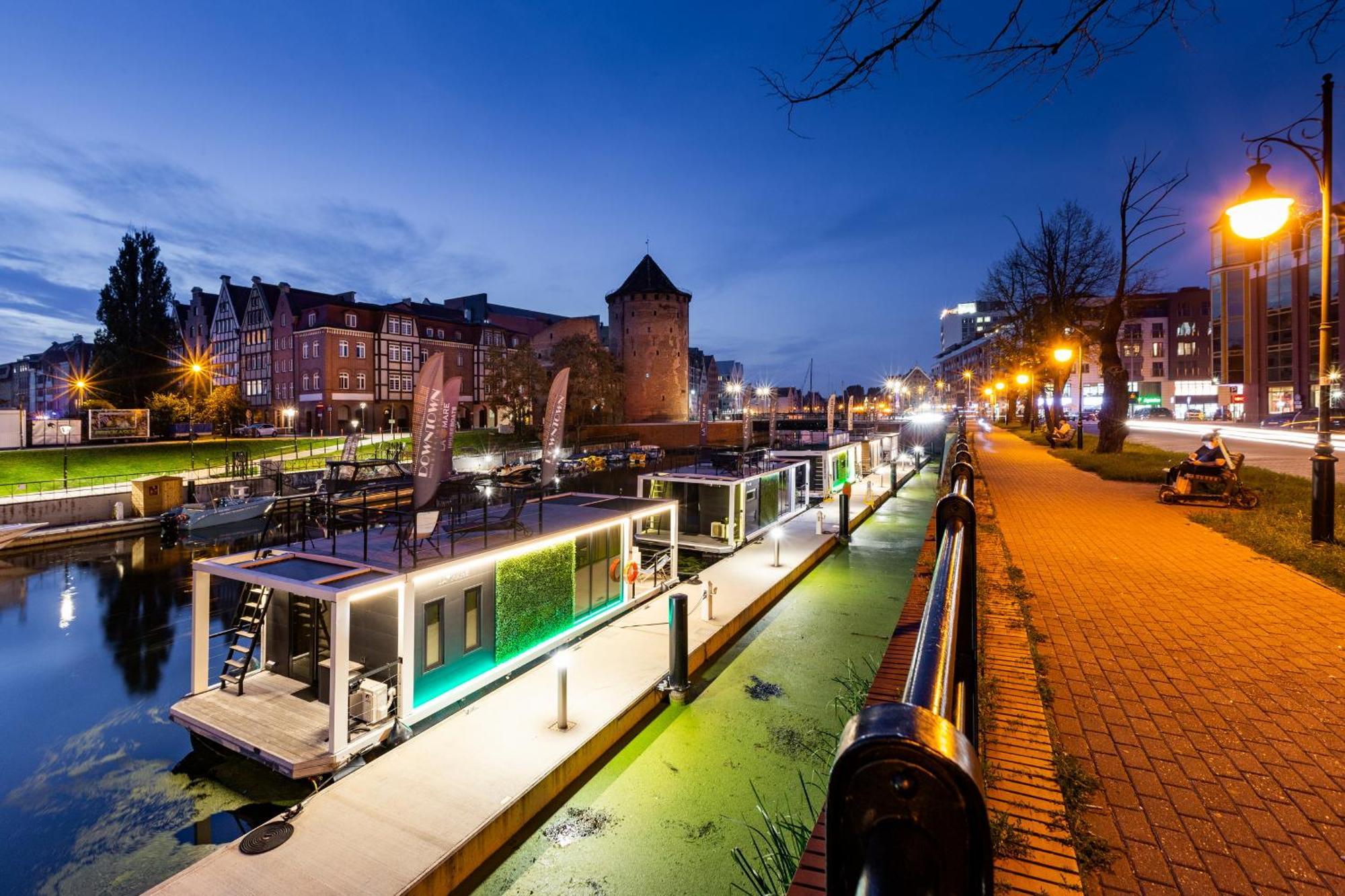 Domy Na Wodzie - La Mare Motlava Houseboats With Sauna By Downtown Apartments Gdańsk Kültér fotó