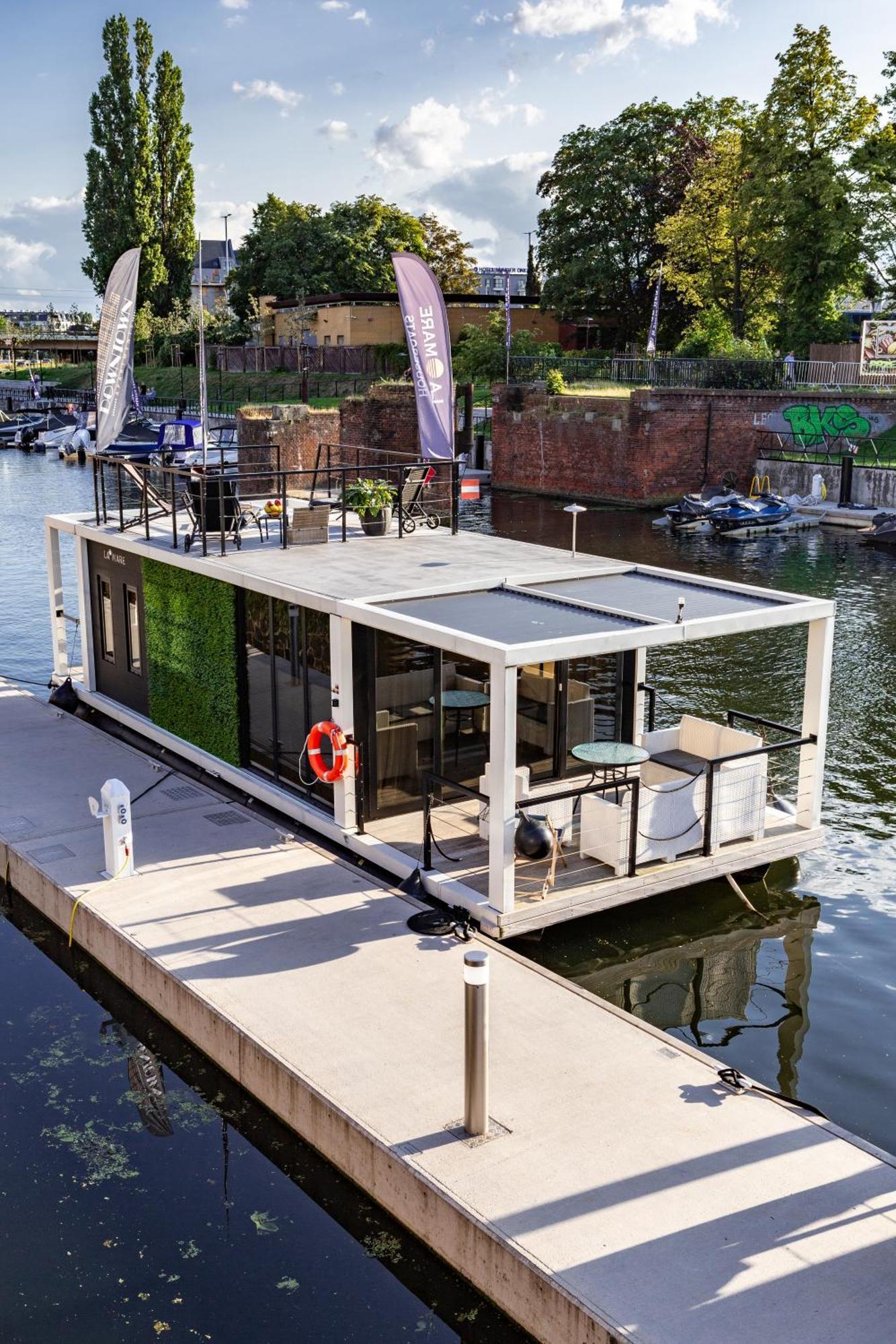 Domy Na Wodzie - La Mare Motlava Houseboats With Sauna By Downtown Apartments Gdańsk Kültér fotó