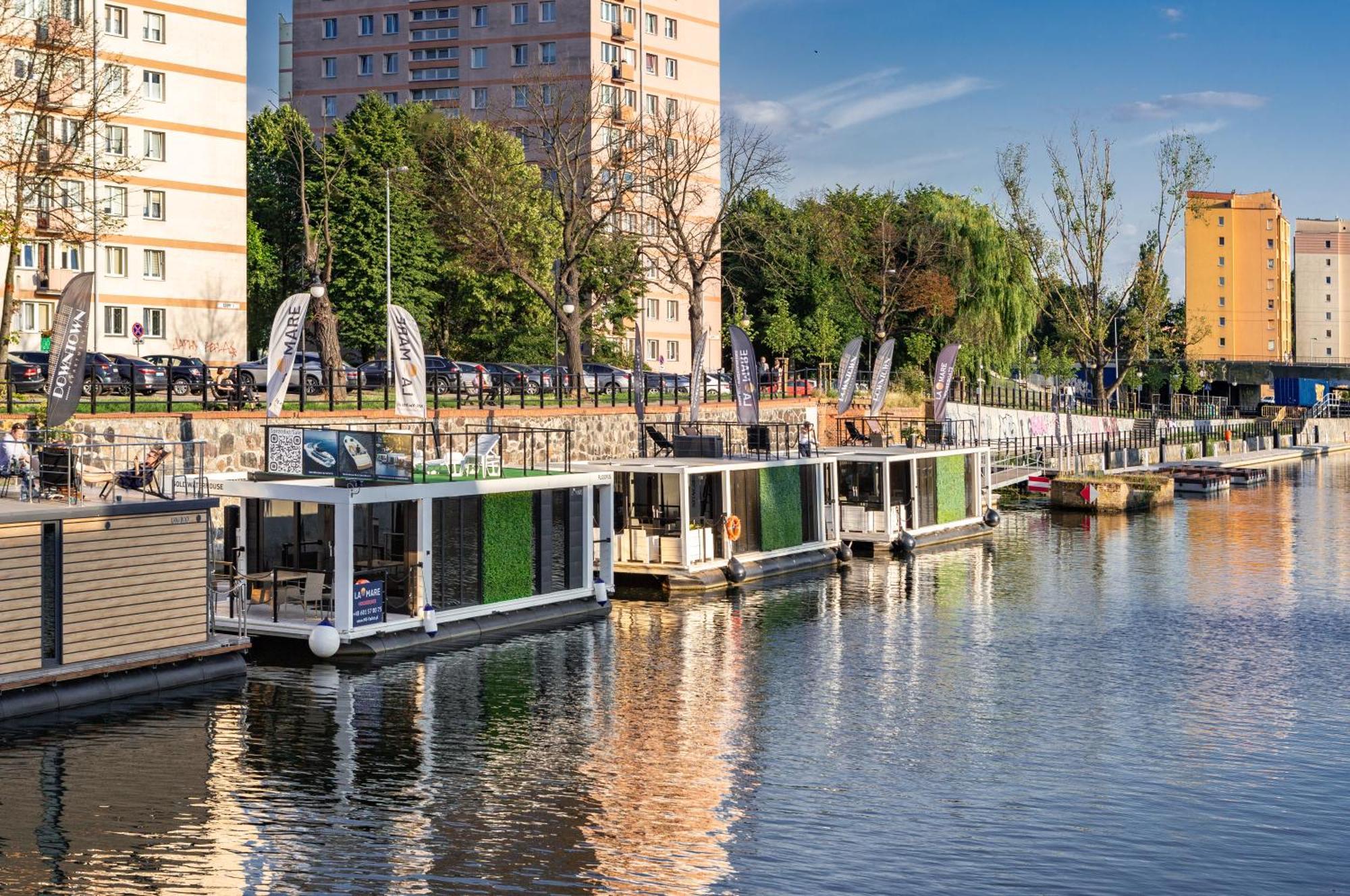 Domy Na Wodzie - La Mare Motlava Houseboats With Sauna By Downtown Apartments Gdańsk Kültér fotó