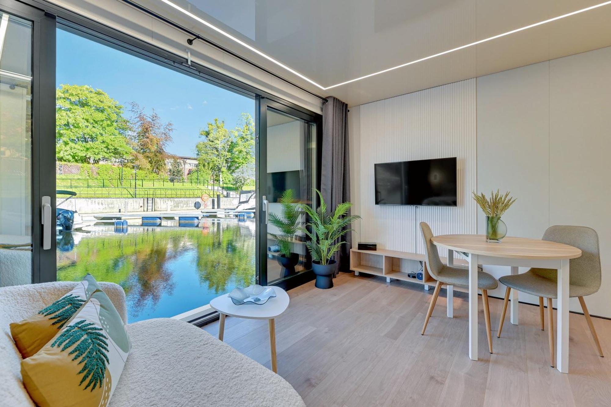 Domy Na Wodzie - La Mare Motlava Houseboats With Sauna By Downtown Apartments Gdańsk Kültér fotó